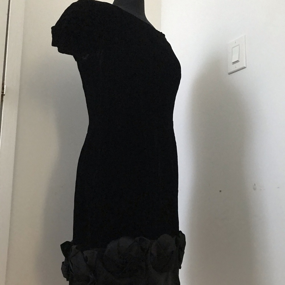 Vintage 1990s black velvet dress